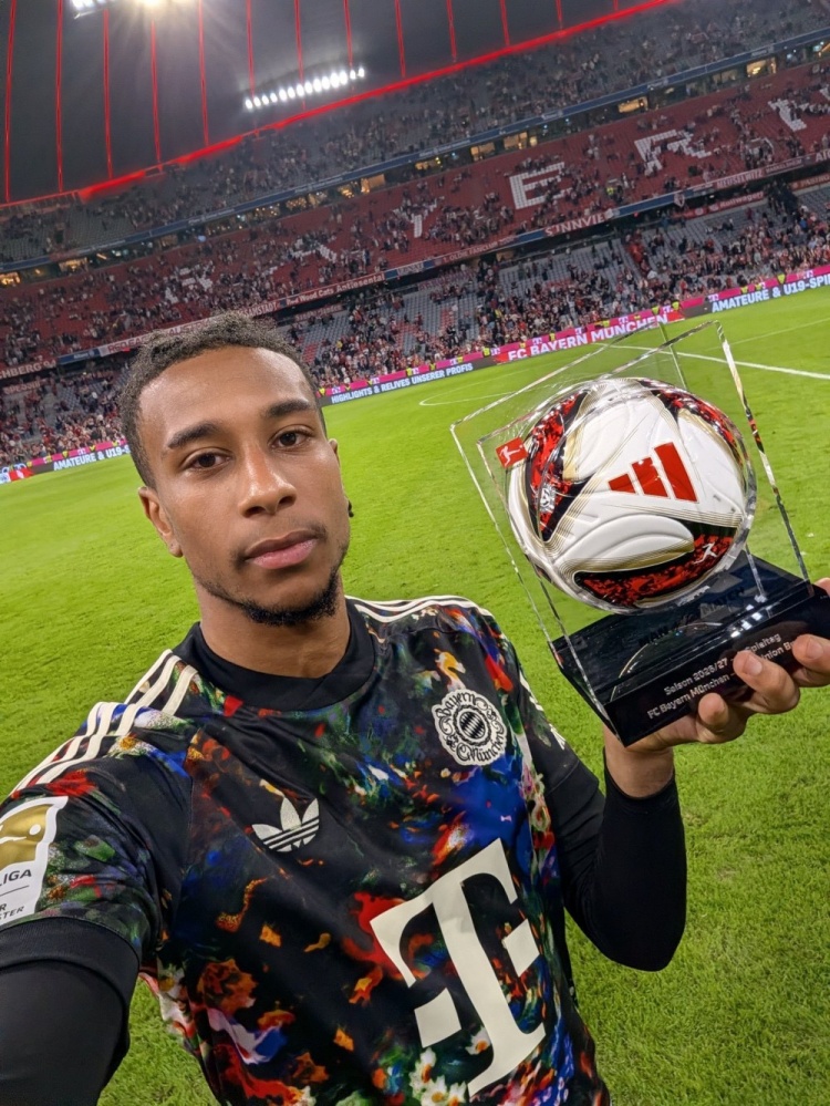 奥利塞新赛季7场8球3助攻，已4次斩获官方最佳并当选拜仁8月最佳